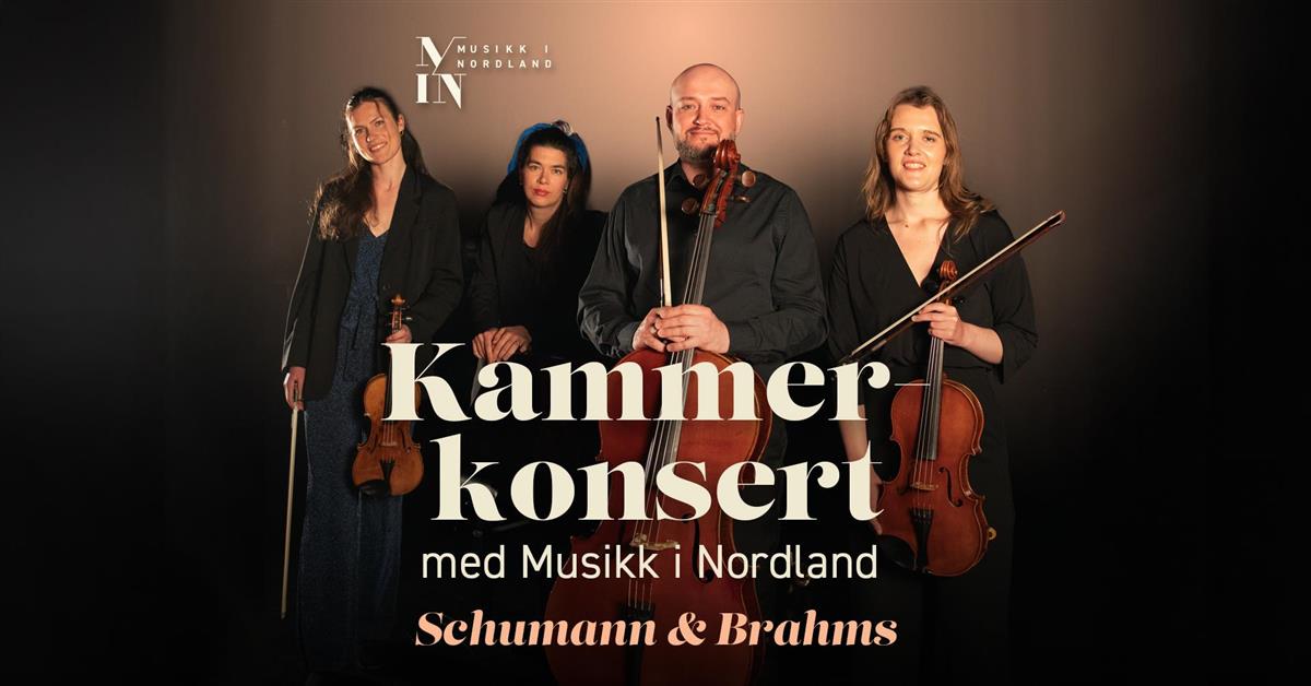 Fire musikere står oppstilt - Klikk for stort bilde